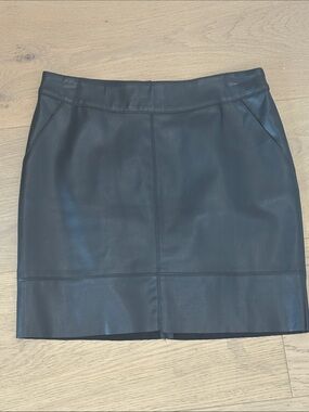 Fahsyee Classic Black Faux Leather Mini Skirt